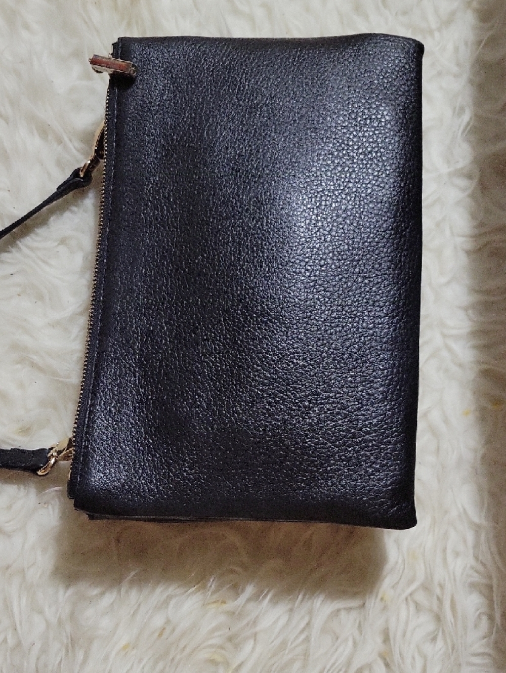 Céline Dion Black Pebbled Leather Crossbody Bag with Gold Hardware - Picture 5 of 10